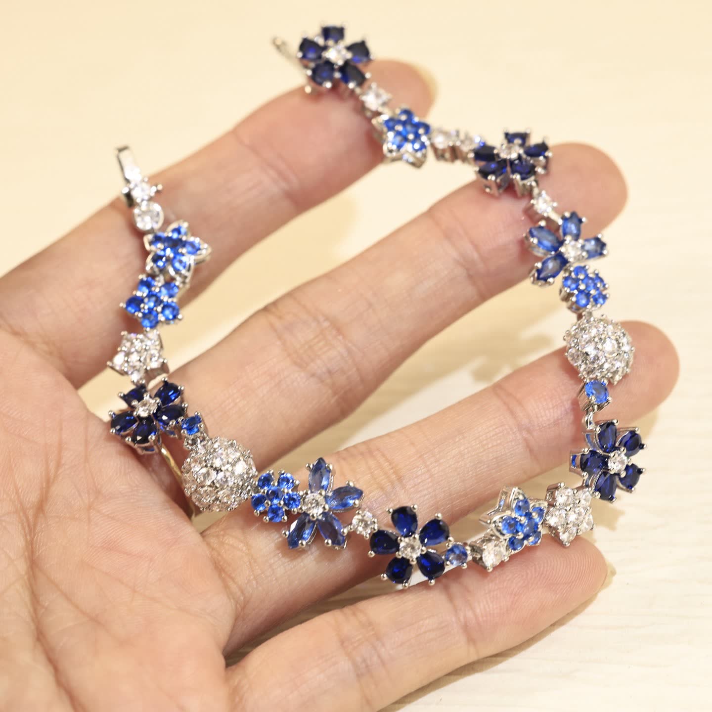 Van Cleef & Arpels Elegant Blue Sapphire and Diamond Bracelet